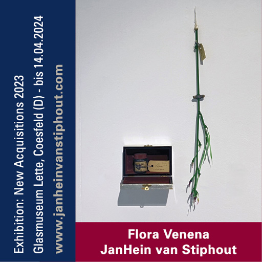 Flora Venena on display in New Acquisitions 2023 at Glasmuseum Lette-Coesfeld (G)